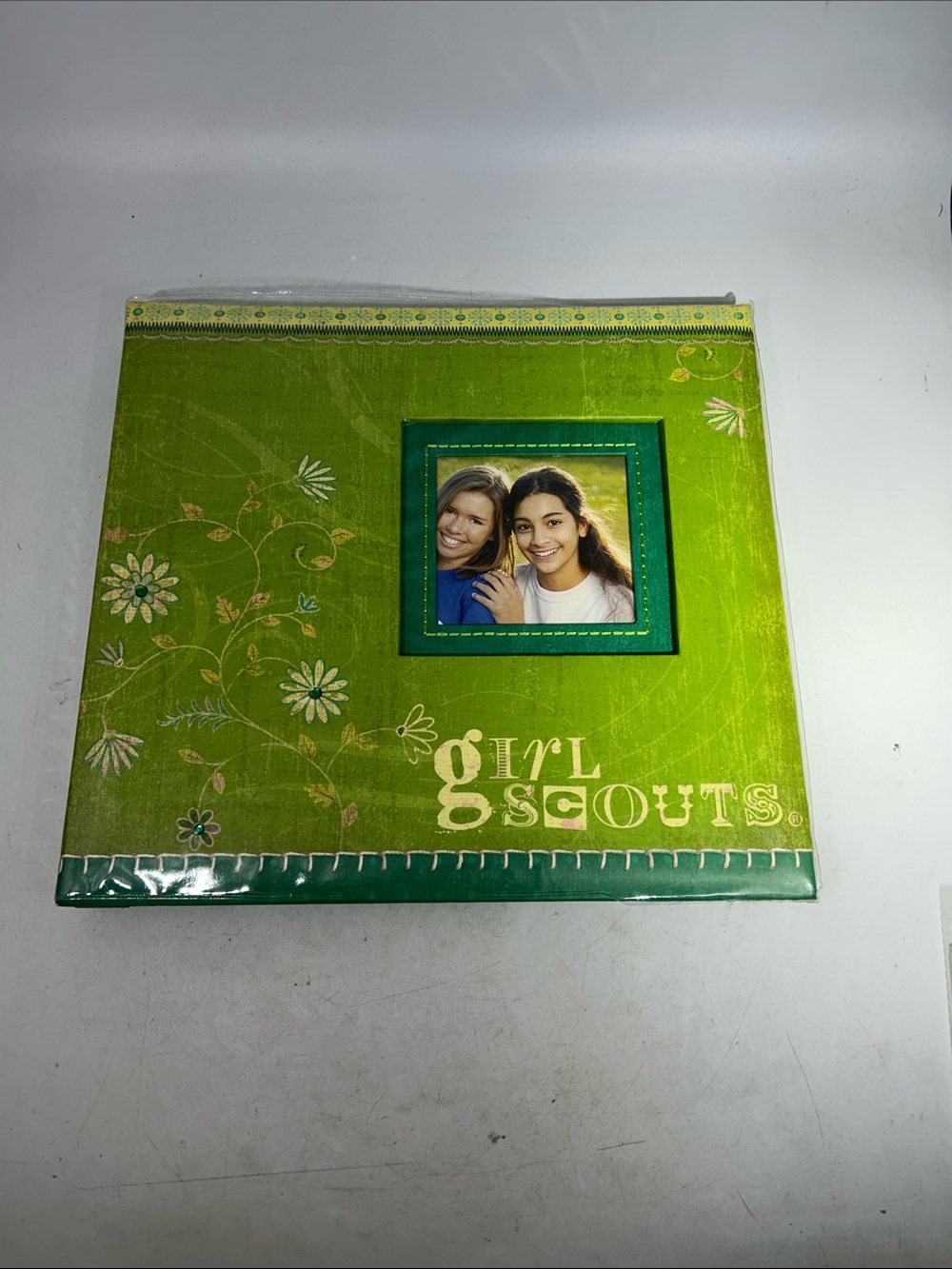 Girl Scouts Scrapbook 12x12 album with 20 sheets paper K&C Company
